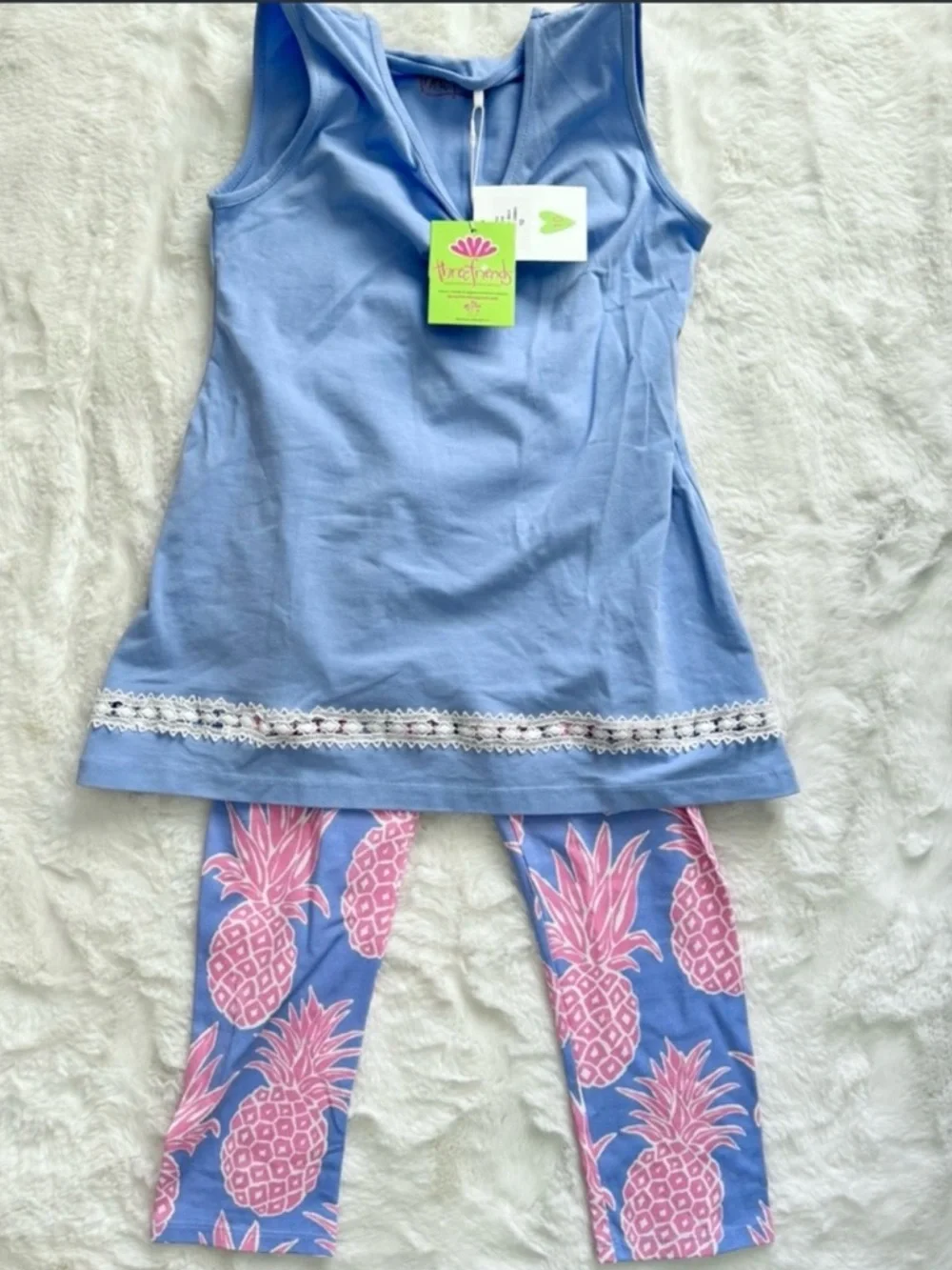 NWT Three Friends Lola Capri Set